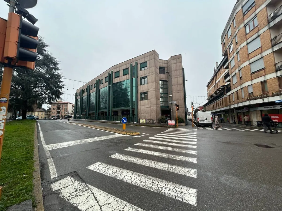 Ufficio in Viale Cesare Battisti, 43, Treviglio
