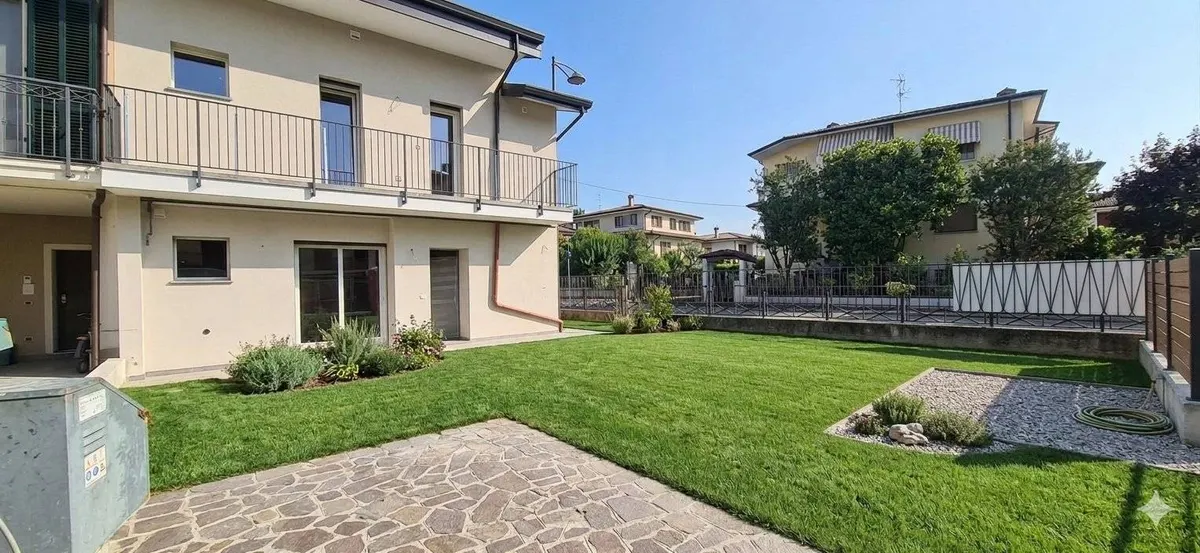 Villa a Schiera in Via Papa Giovanni XXIII, Mozzanica